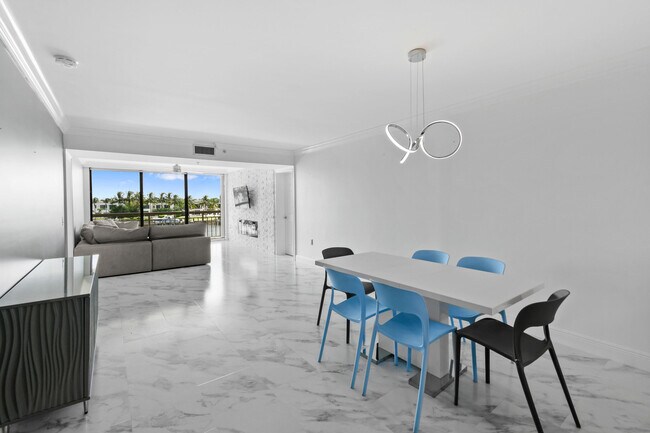 Foto del edificio - 2201 Marina Isle Way