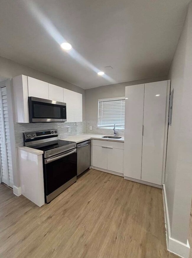 Interior Photo - Cottage Cove