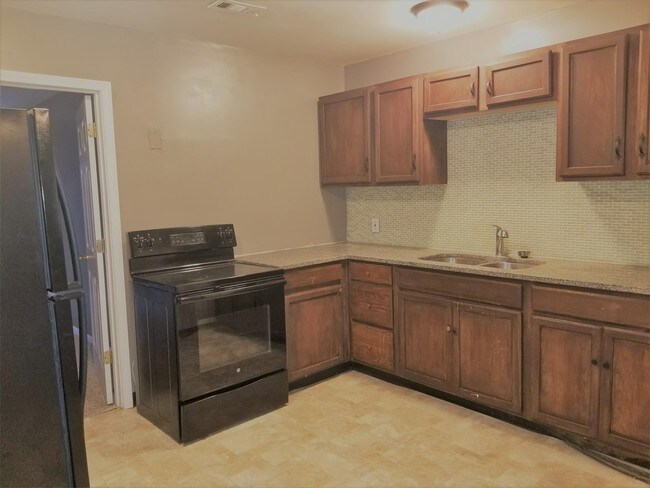 Building Photo - 8400 E 114th Ter