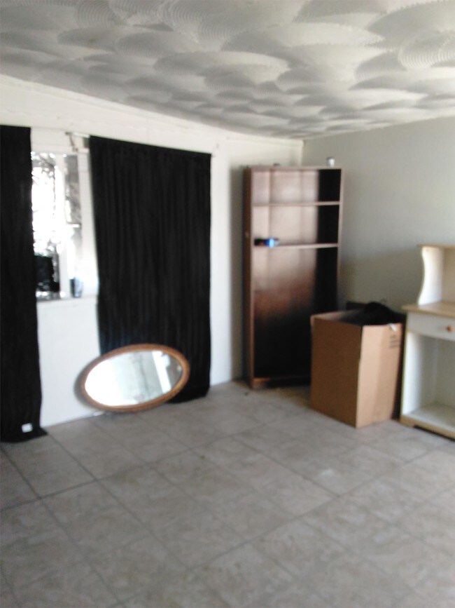 Foto del edificio - 13501 Hooper Rd