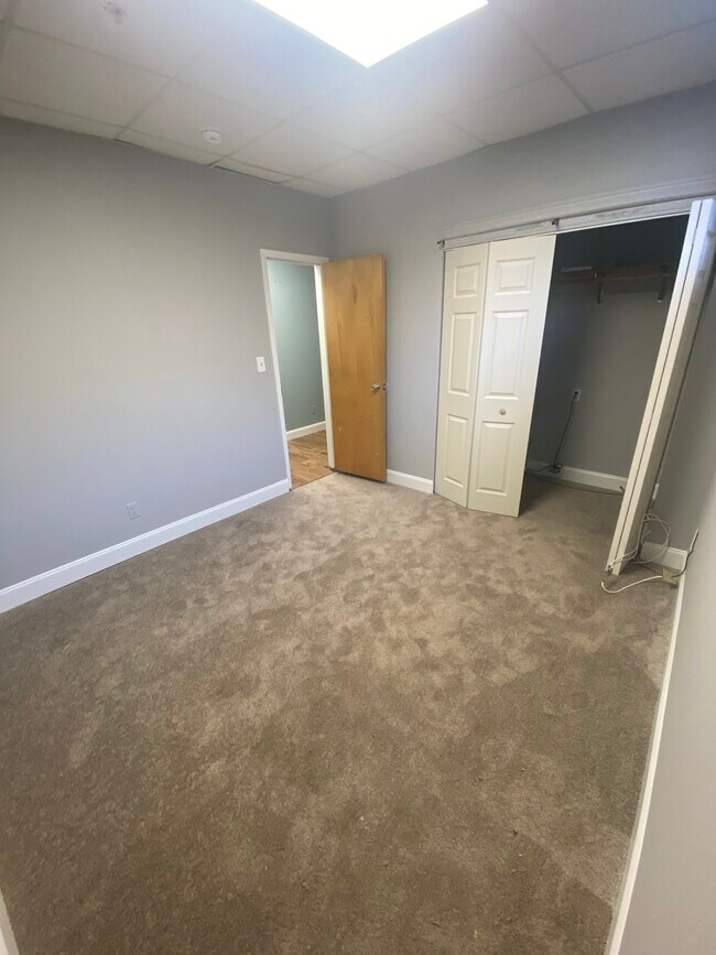 Foto del edificio - 117 W Main St