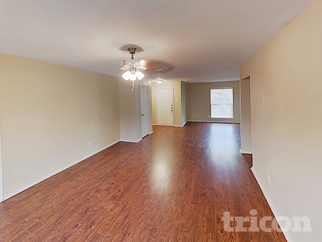 Foto del edificio - 2617 Spiceberry Ln