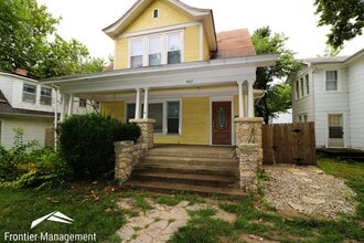 Building Photo - 907 Osage St
