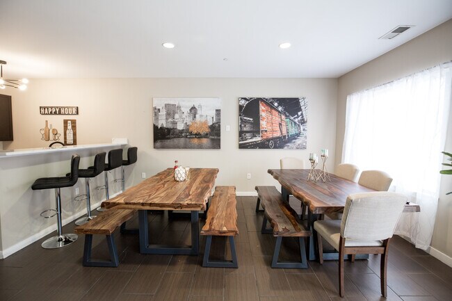 Foto del edificio - The Quad Apartments