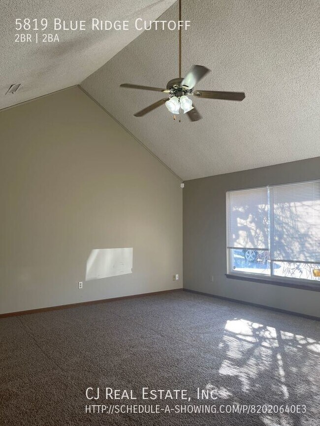 Foto del edificio - 5819 Blue Ridge Cutoff