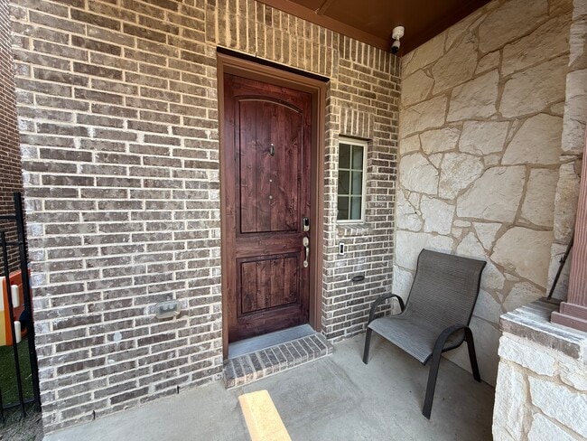 Foto del edificio - 620 Courtyard Ln