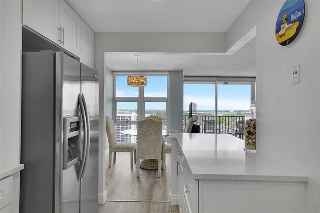 Foto del edificio - 531 N Ocean Blvd
