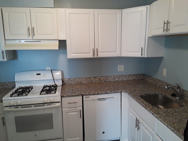 Building Photo - 3124 Brinkley Rd
