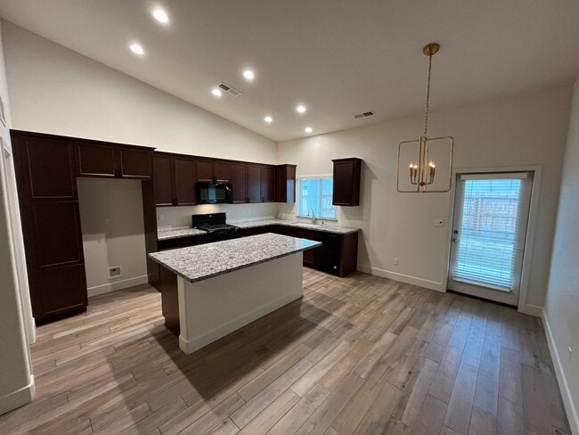 Building Photo - NEW CORNER LOT HOME Move In Ready!!!!
