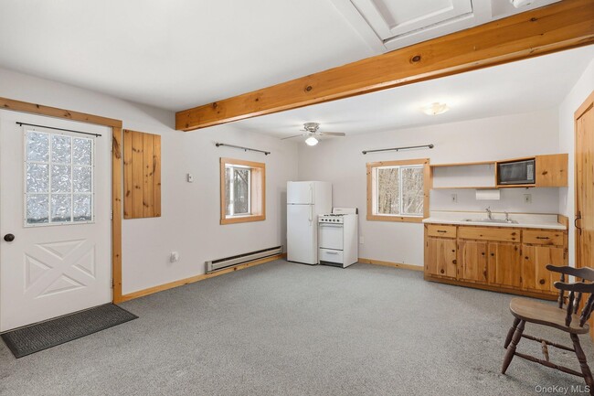 Foto del edificio - 744 Milltown Rd