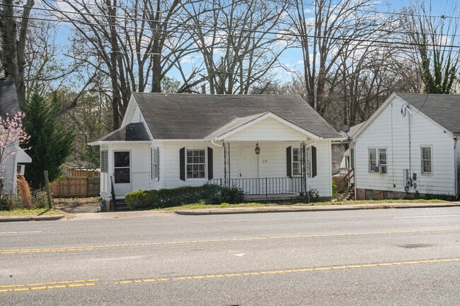 Building Photo - 617 W Garrison Blvd