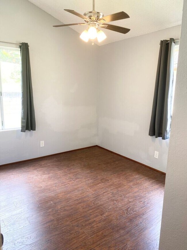 Foto del edificio - Kaneohe-Castle Hills: 4 Bdrm 2 Bath House w/ 2 Car Garage