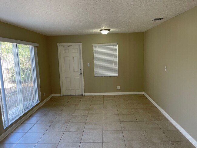 Building Photo - 205 Gregory Rd