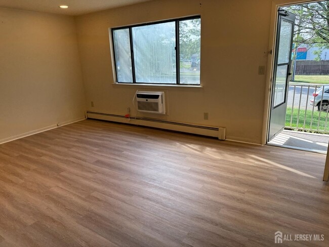 Building Photo - 1301 Cricket Ln