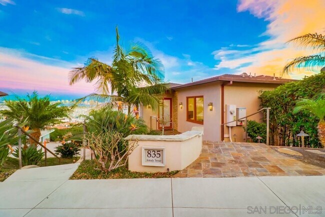 Foto del edificio - 835 Armada Terrace