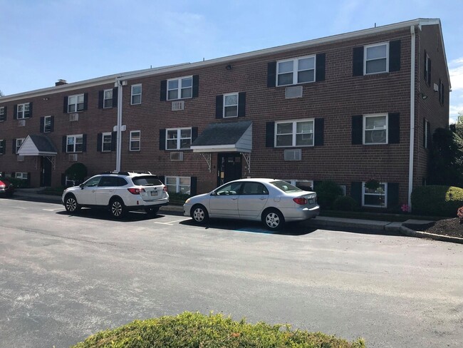 Newtown Square, ¡Condominio de 2 habitaciones! ¡Cada edificio cuenta con solo 6 unidades! - 1 Radnor Dr