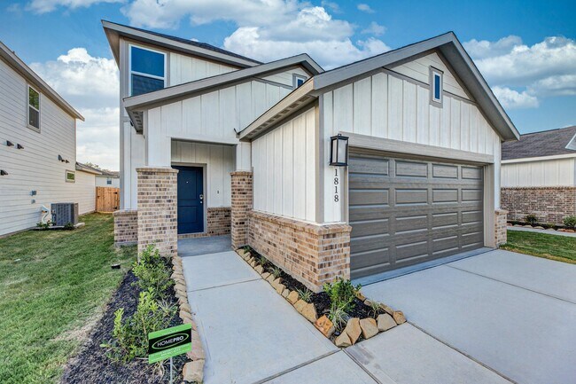 Foto del edificio - 1818 Whispering River Dr