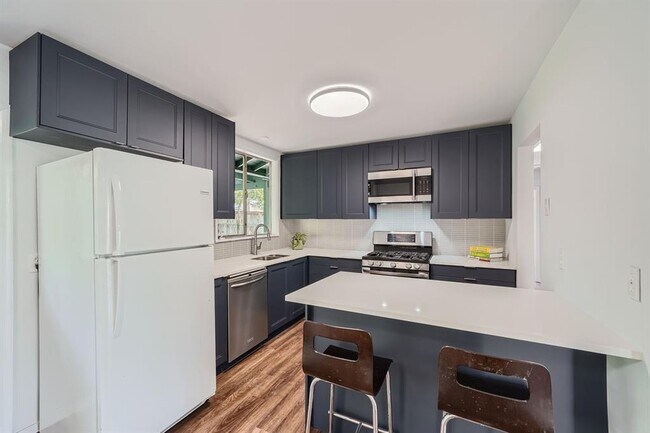 Foto del edificio - 1604 Broadmoor Dr
