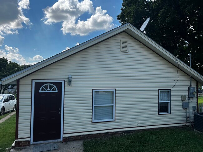 Building Photo - 119 Wing Ave