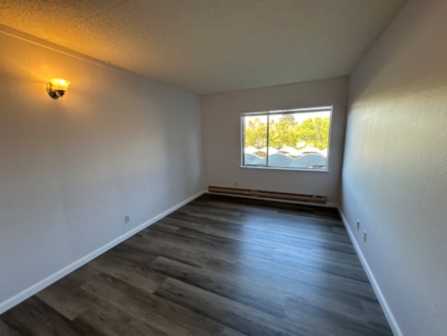Building Photo - 180 Dakota Ave