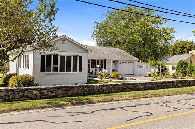 Building Photo - 331 Third Beach Rd