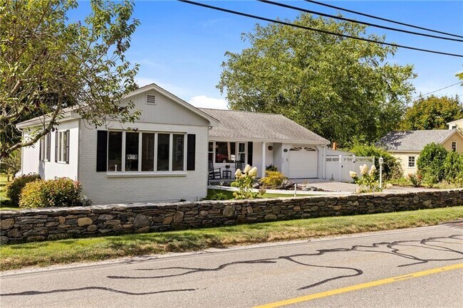 Foto del edificio - 331 Third Beach Rd