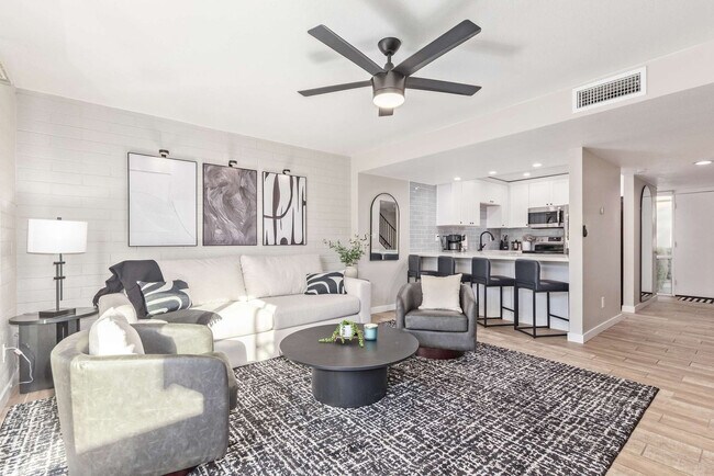 Foto del edificio - 7740 E Heatherbrae Ave