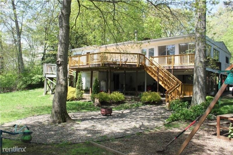 Primary Photo - 4 br, 3 bath House - 16 Wakerobin Rd