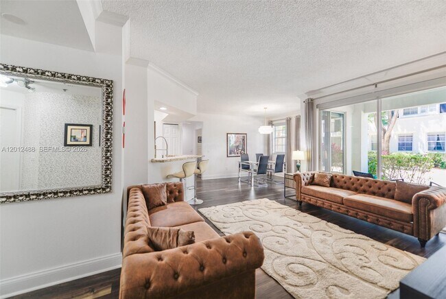 Foto del edificio - 3245 NE 184th St