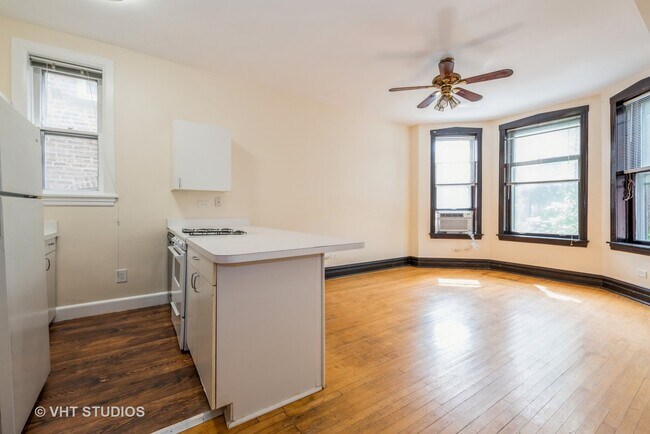 Foto del edificio - 2315 N Oakley Ave