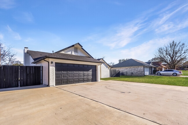Building Photo - 3206 Timber Oak Dr