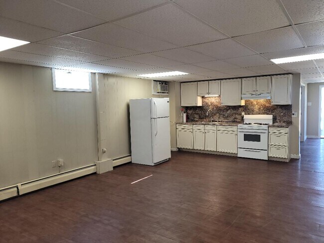 living room - 321 N Railroad St