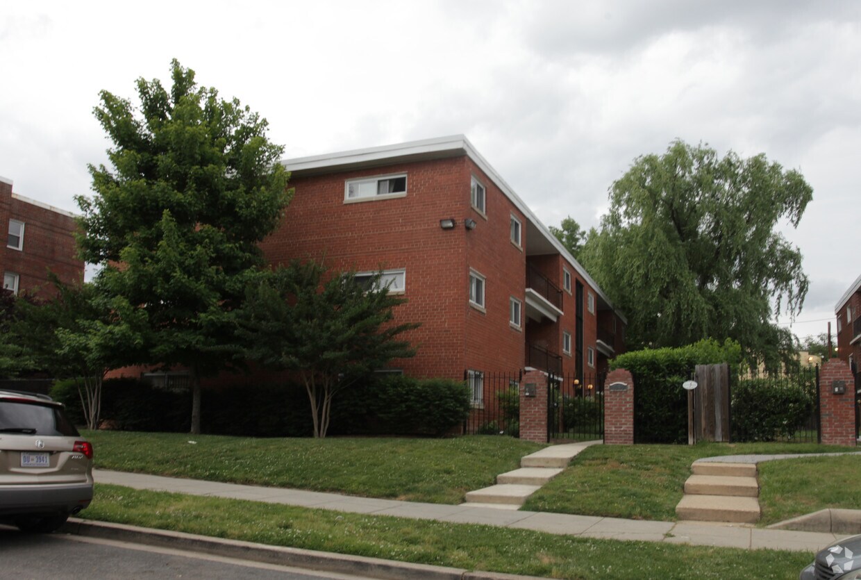 Foto del edificio - 1384 Bryant St NE