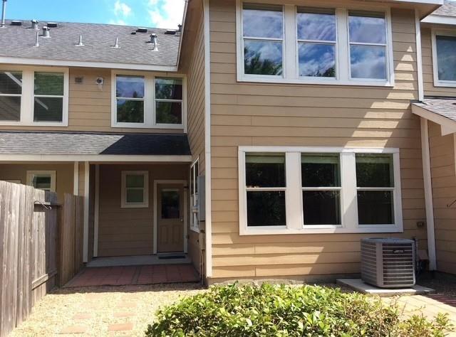 Foto del edificio - 13031 Iris Garden Ln