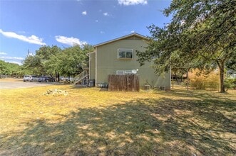 Building Photo - 400 Hedgewood Dr