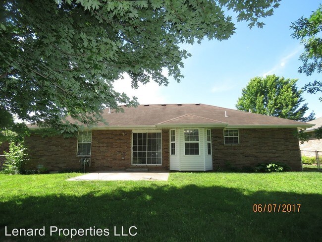 Building Photo - 603 Cypress Ave