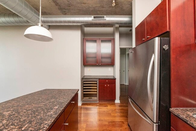 Foto del edificio - 700 N Larrabee St