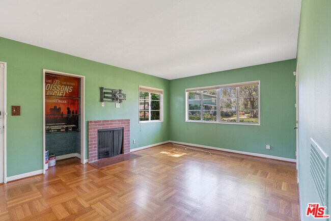 Foto del edificio - 5116 Village Green