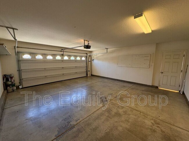Building Photo - 4704 W Rialto Ave