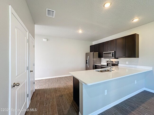 Foto del edificio - 534 L M Davey Ln