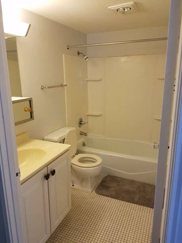 Foto principal - 1755 Knight St