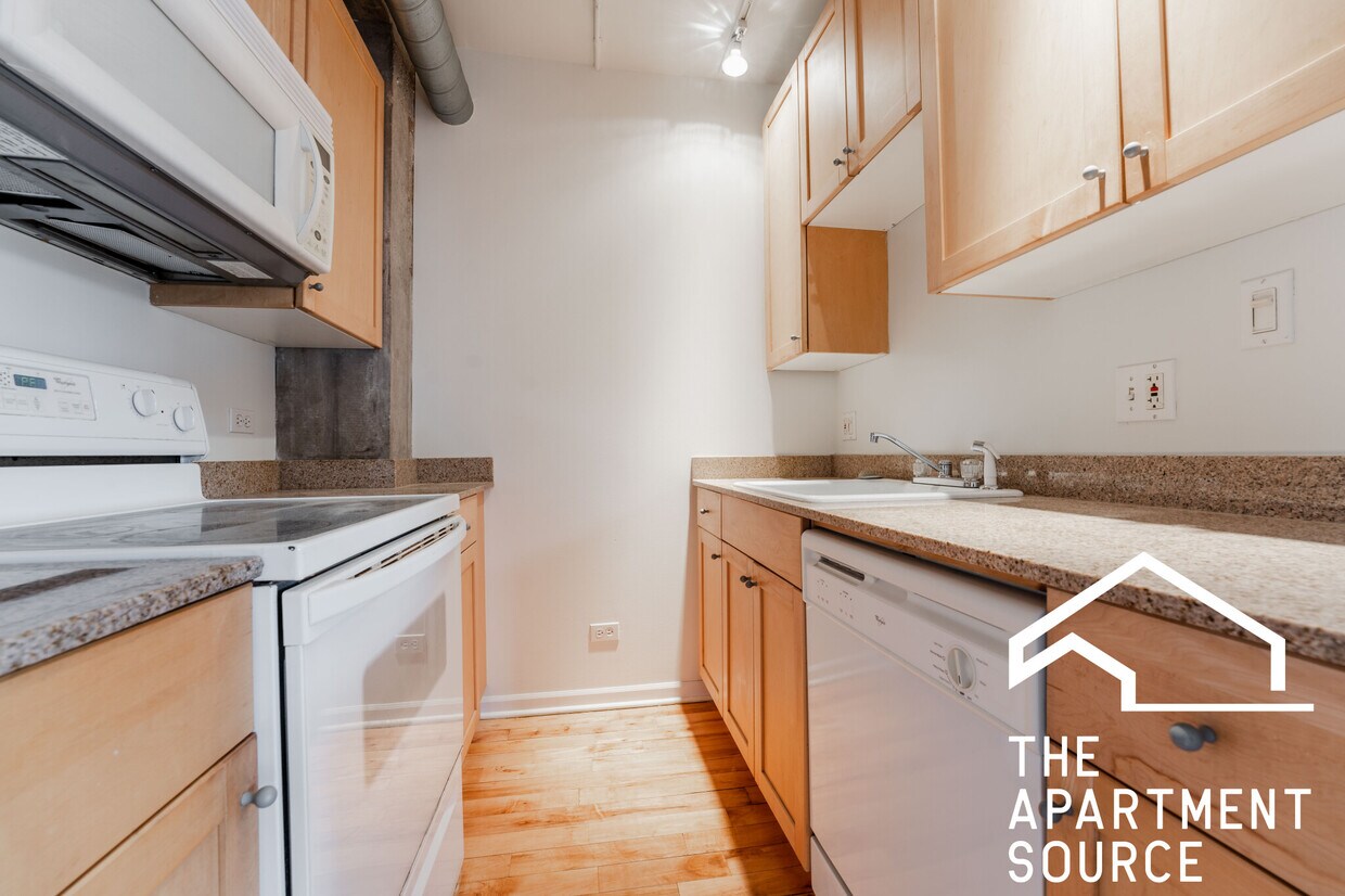 Primary Photo - 4630 N Beacon St