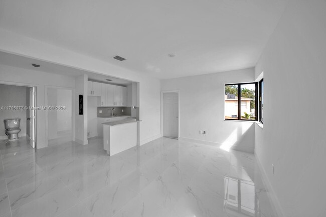 Building Photo - 450 Beacom Blvd