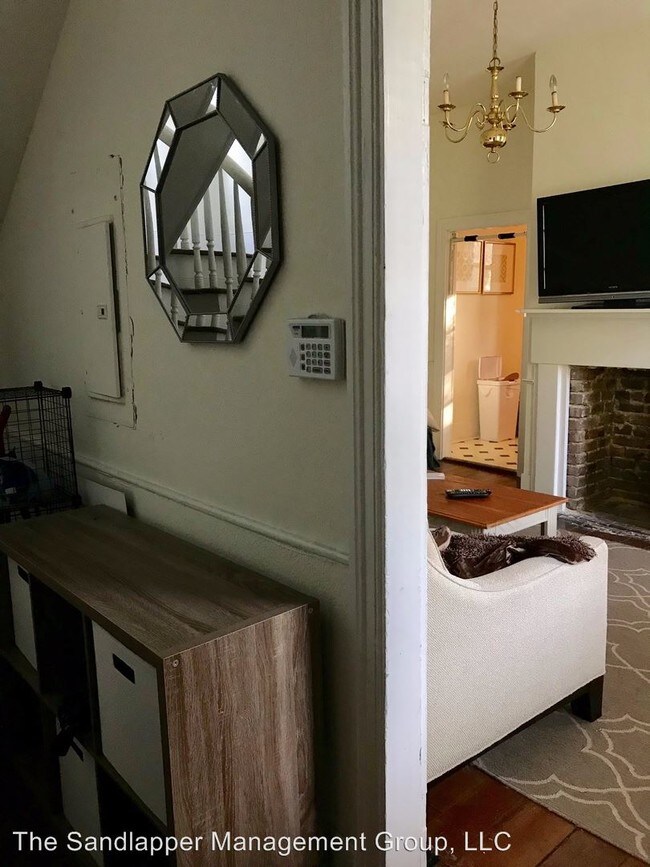 Building Photo - 3 br, 1 bath House - 14 PItt Street