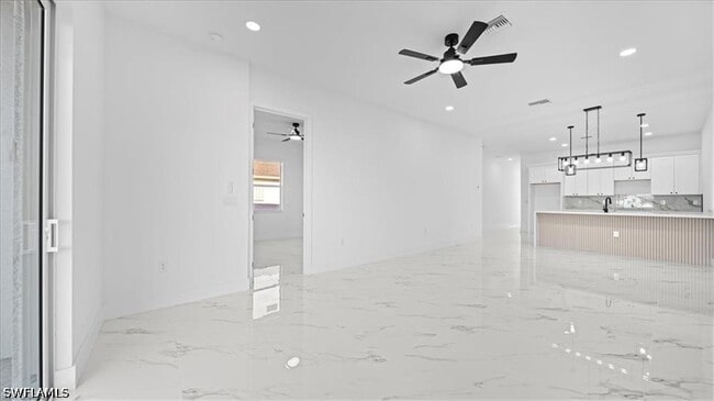 Foto del edificio - 1009-1011 NE 15th Ln