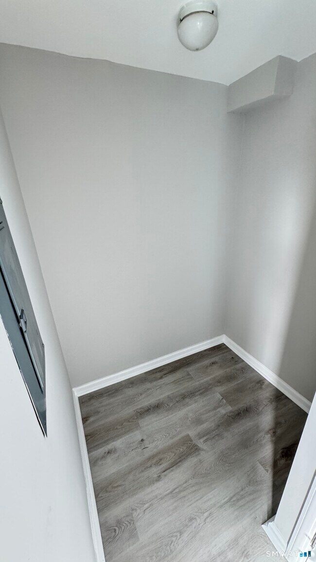 Foto del edificio - 26 Rock Creek Rd