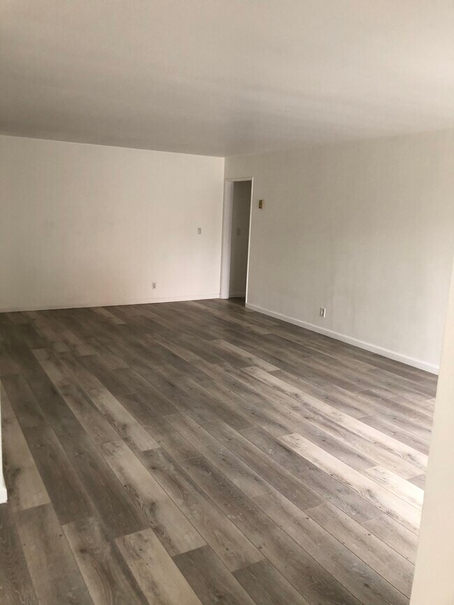 Living room - 11944 Mayfield Ave