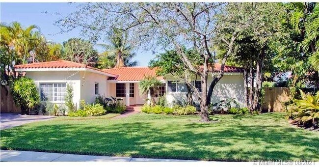Building Photo - 1205 N Biscayne Point Rd