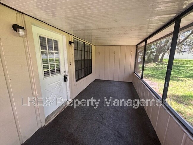 Foto del edificio - 4654 Lighthouse Cir