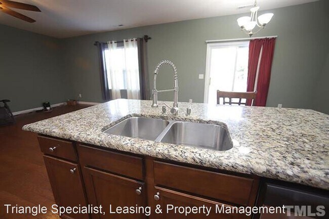 Foto del edificio - 3 br, 2.5 bath House - 8003 McKee Drive